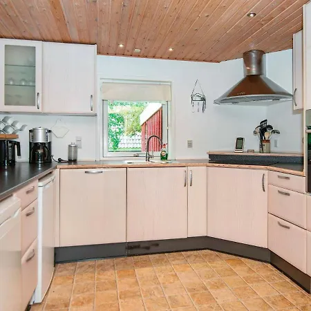 4 Person Holiday In Prázdninový dům